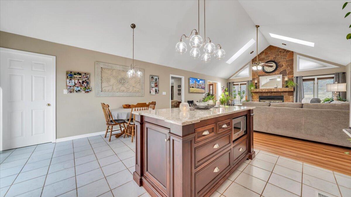 2469 Morgans Mill Rd, Goodview, Virginia image 11