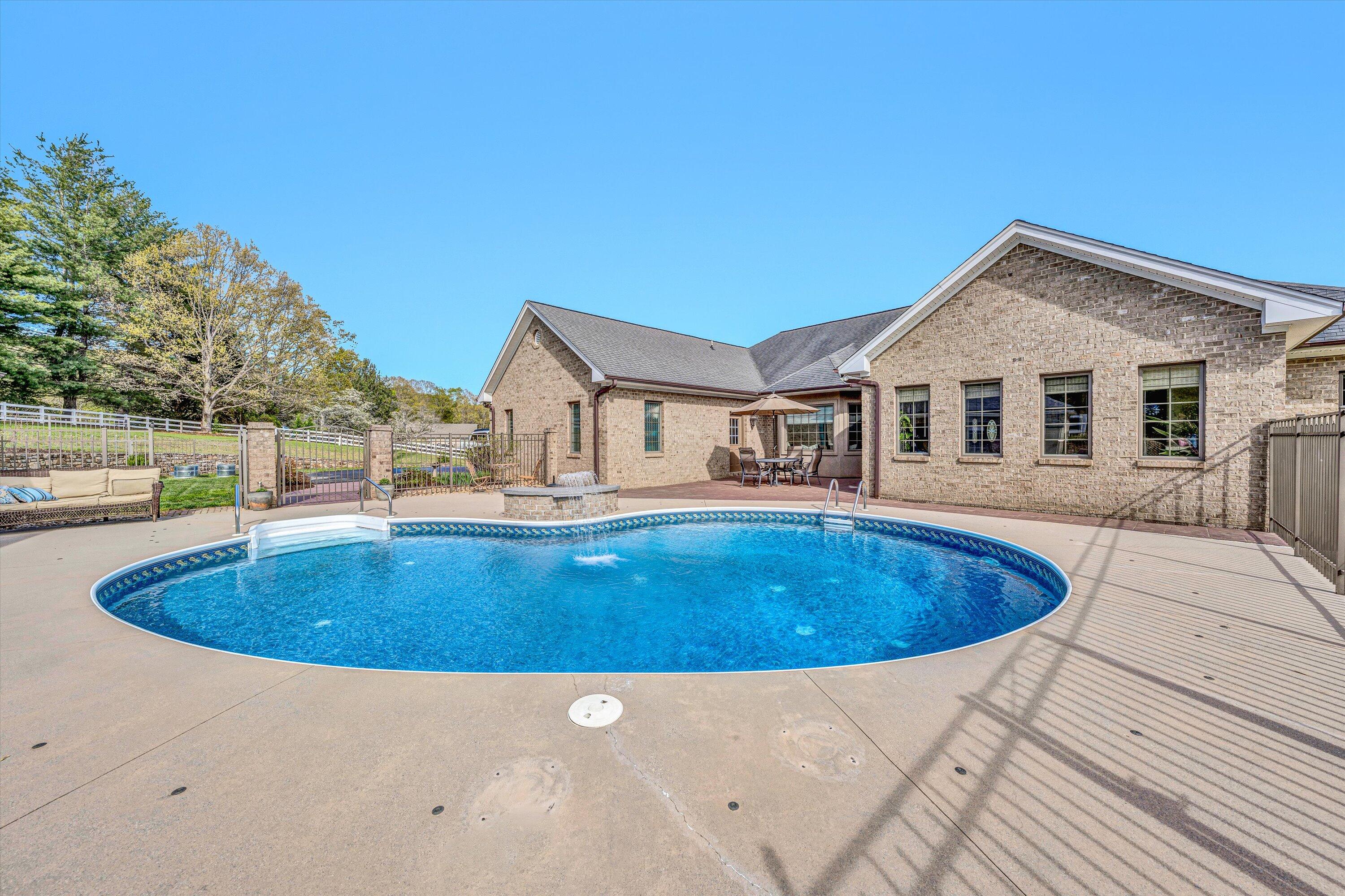 842 Paint Bank Rd, Salem, Virginia image 42