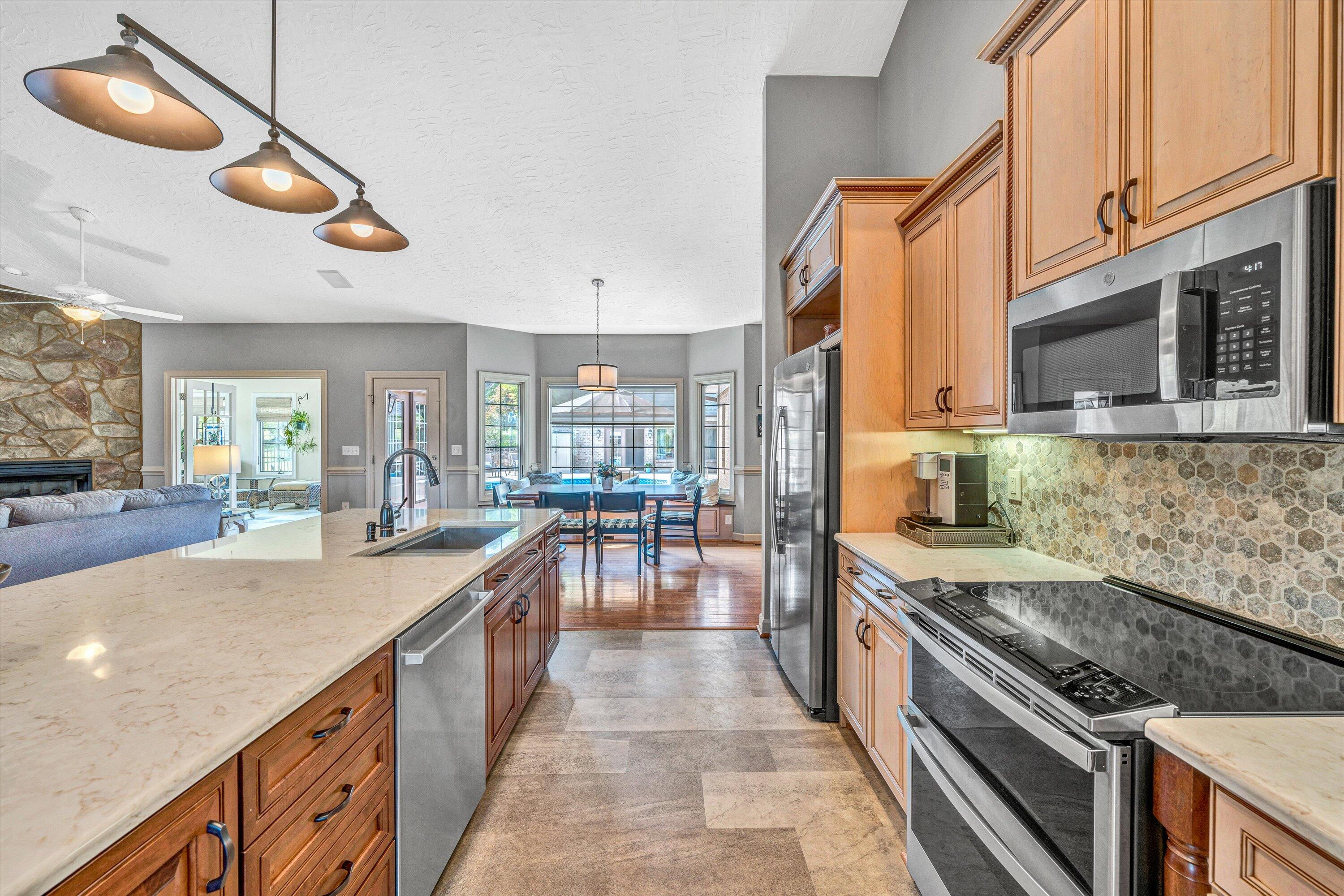 842 Paint Bank Rd, Salem, Virginia image 13
