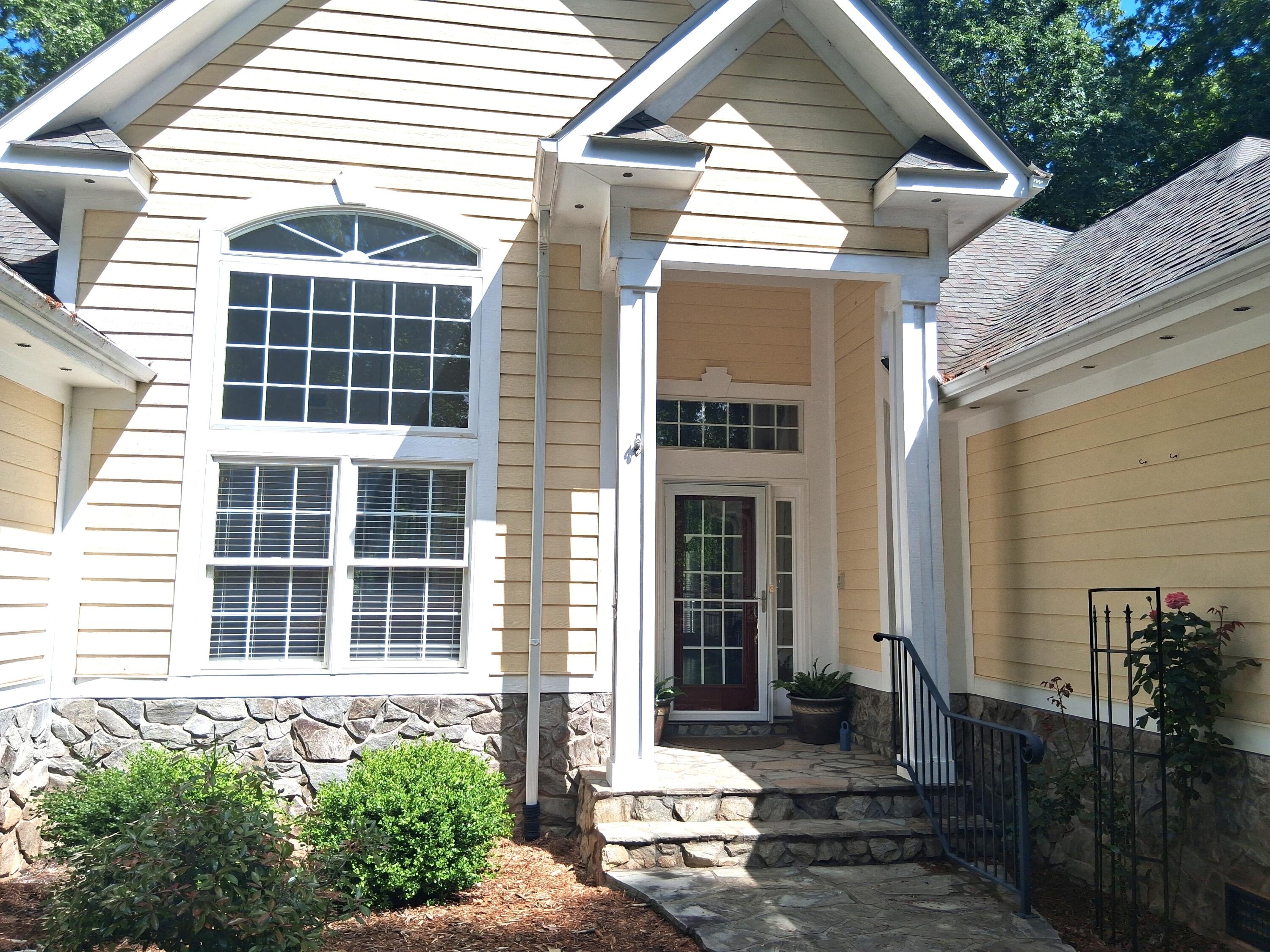160 Galley Dr, Moneta, Virginia image 3