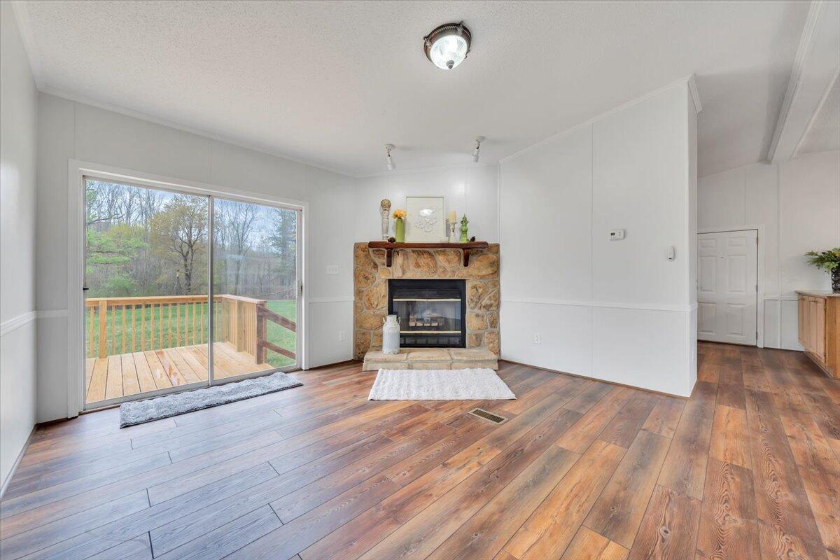 1222 Catfish Ct, Vinton, Virginia image 9