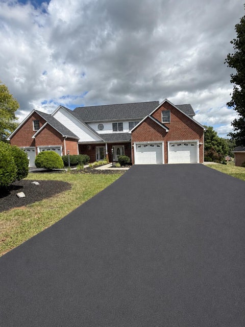 Townhouse For Sale - 466 Summit Ridge Rd<br/> Daleville, VA 24083