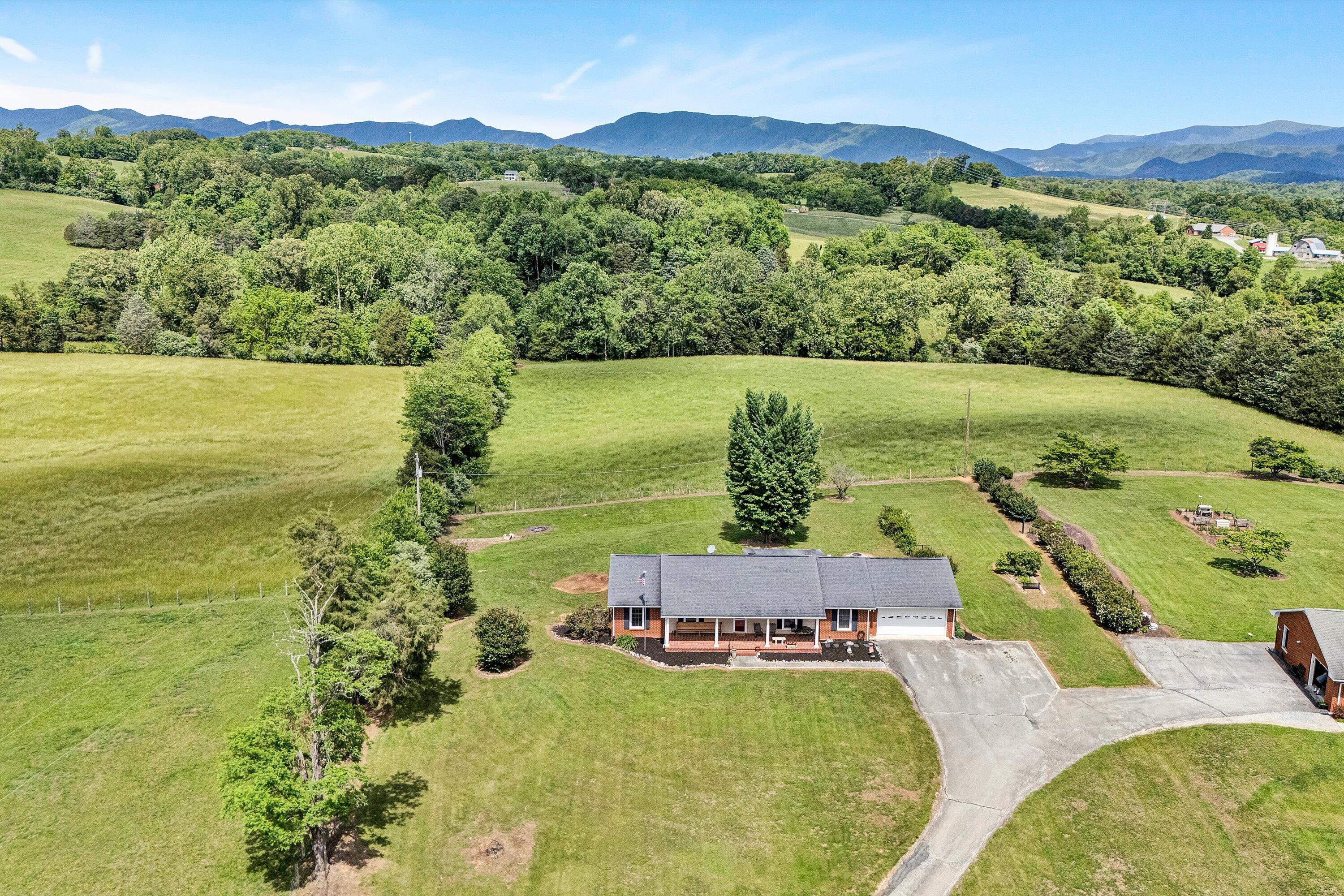 230 Pinehaven Rd, Fincastle, Virginia image 2