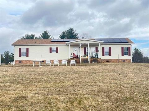 Homes For Sale - 183 Smith Farm Rd<br/> Floyd County, Check, VA 24072