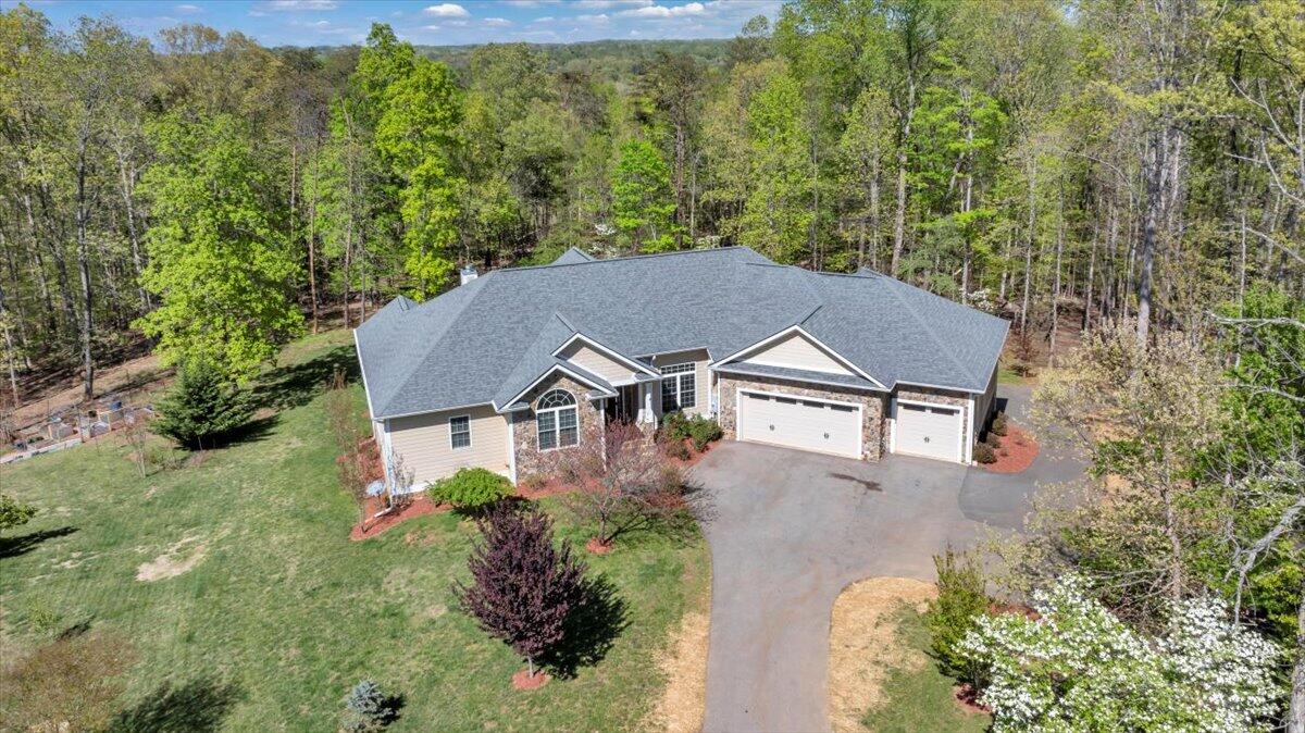 138 Binnacle Dr, Moneta, Virginia image 2