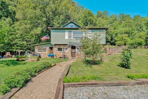 Photo of 66 Najjum LN, Troutville, VA 24175 (MLS # 930000)