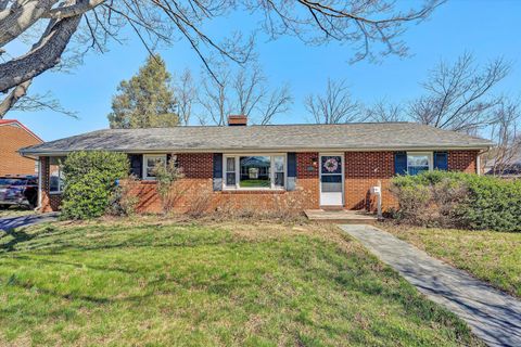 Homes For Sale - 3310 Melody Ave<br/> Roanoke, VA 24018