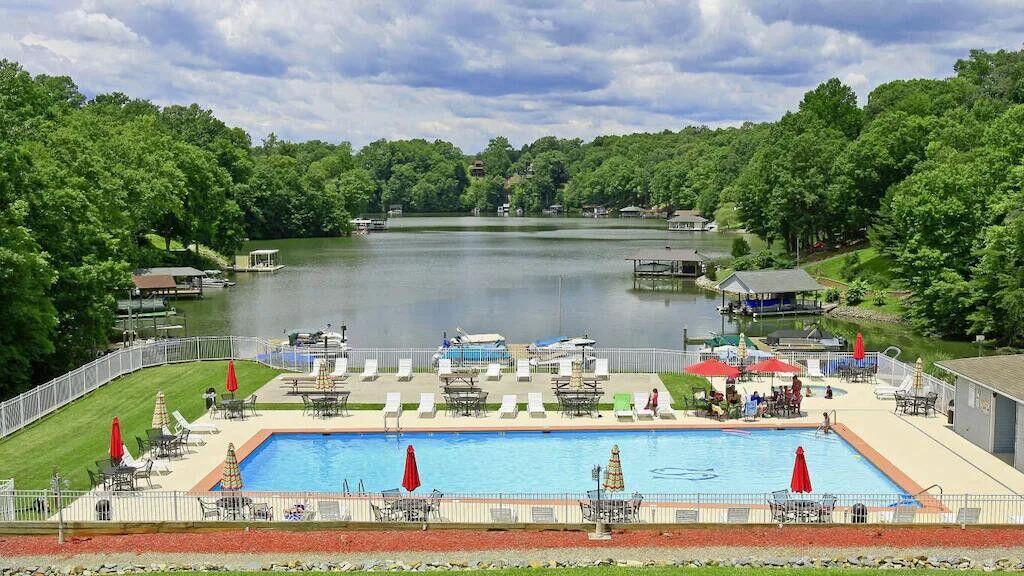 1085 Bluewater Dr #116, Moneta, Virginia image 1