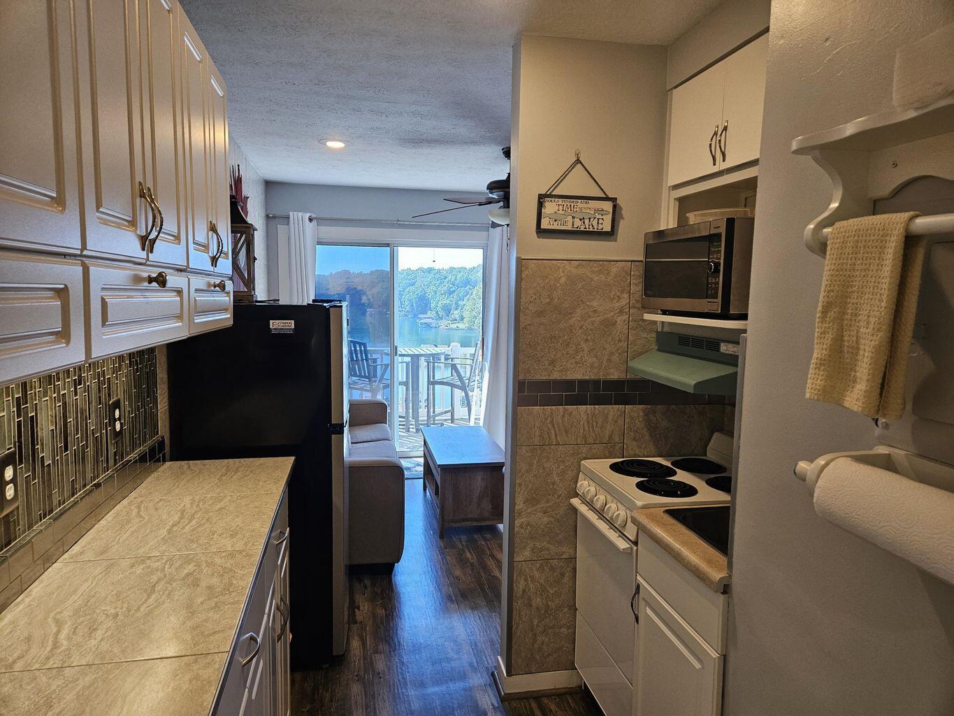1085 Bluewater Dr #116, Moneta, Virginia image 13