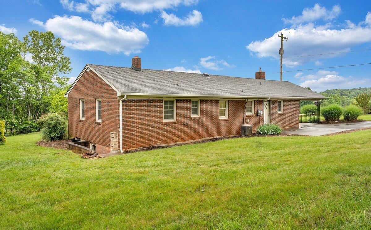 8 Crafts Church Rd, Glade Hill, Virginia image 5