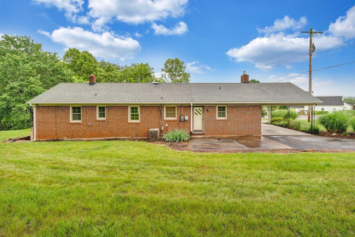 8 Crafts Church Rd, Glade Hill, Virginia image 3
