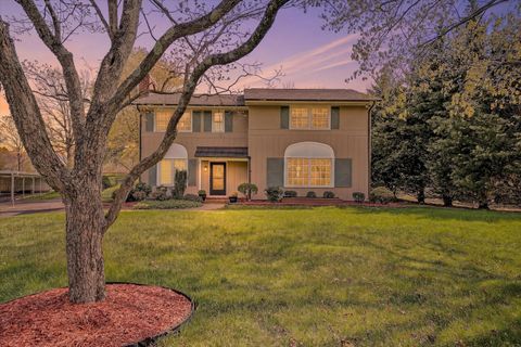 Photo of 4118 Belle Aire CIR SW, Roanoke, VA 24018 (MLS # 926421)