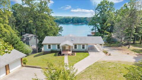 Homes For Sale - 3222 Lakewood Forest Rd<br/> Bedford County, Moneta, VA 24121
