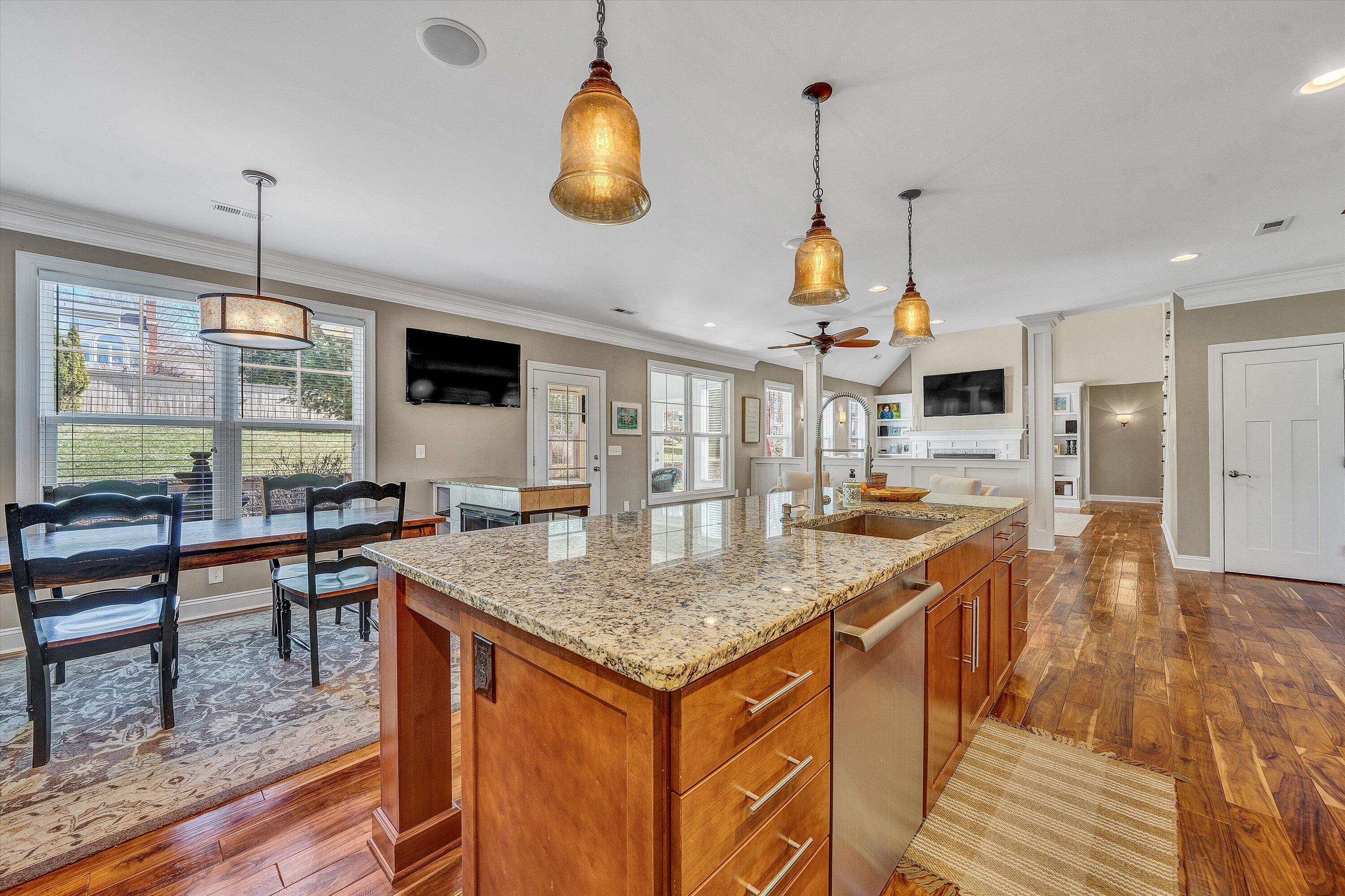2491 Wolf Run, Vinton, Virginia image 27