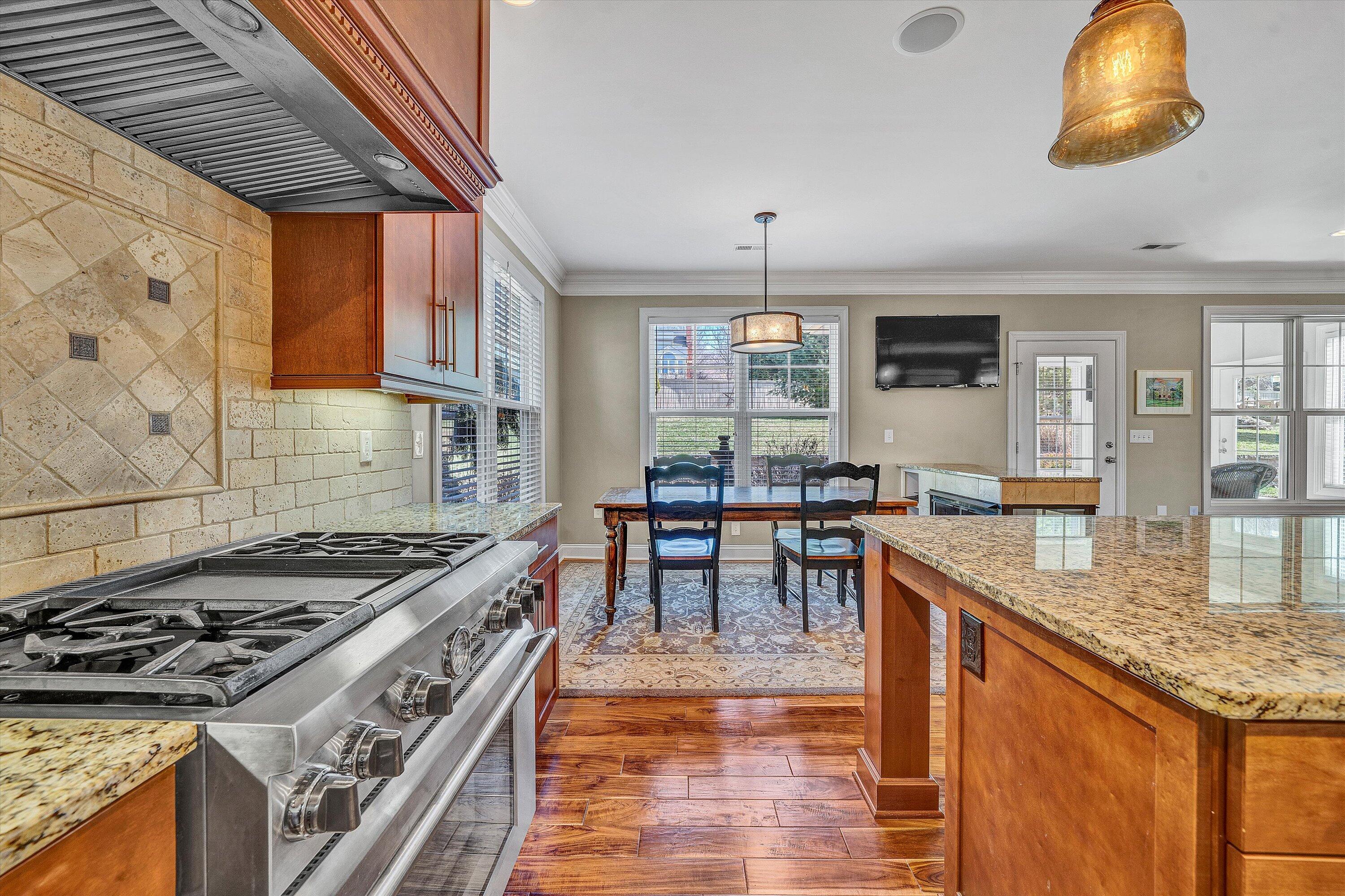 2491 Wolf Run, Vinton, Virginia image 26