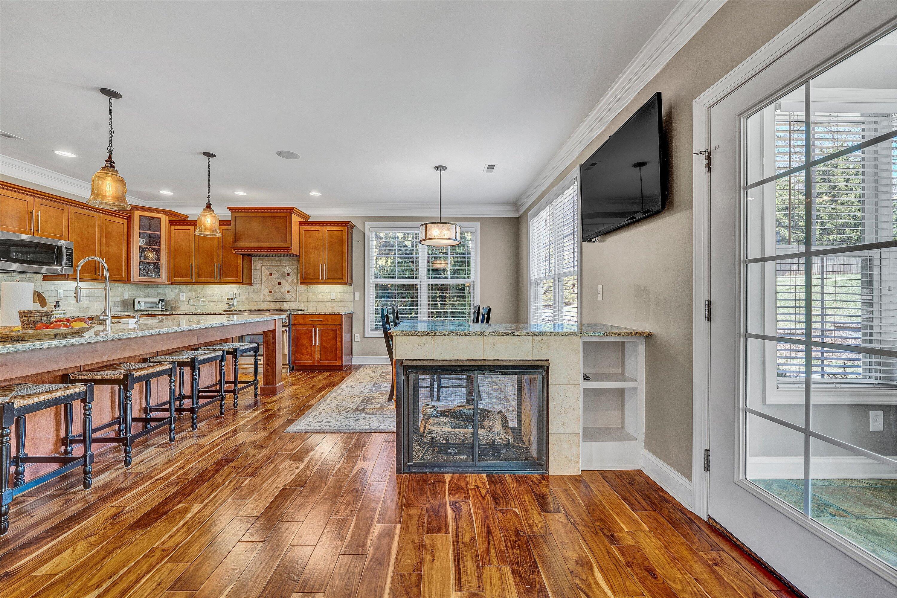 2491 Wolf Run, Vinton, Virginia image 20