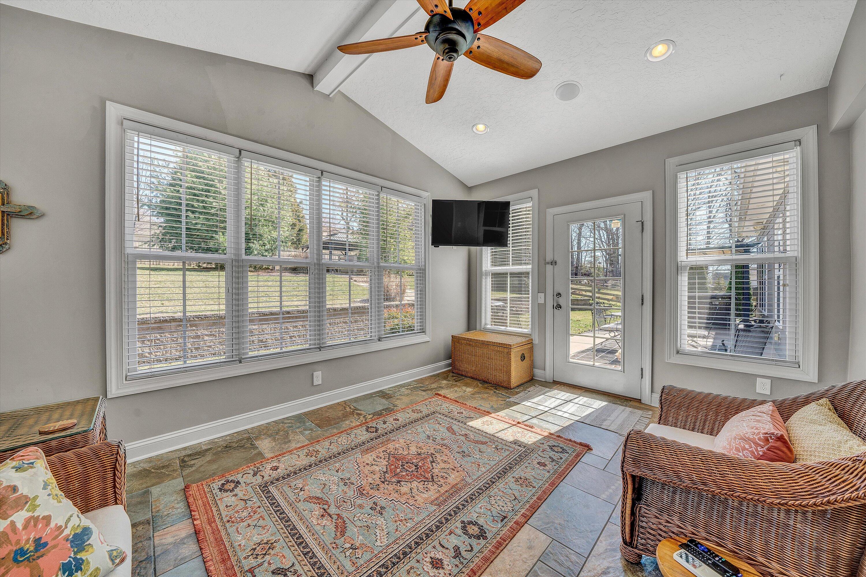 2491 Wolf Run, Vinton, Virginia image 33