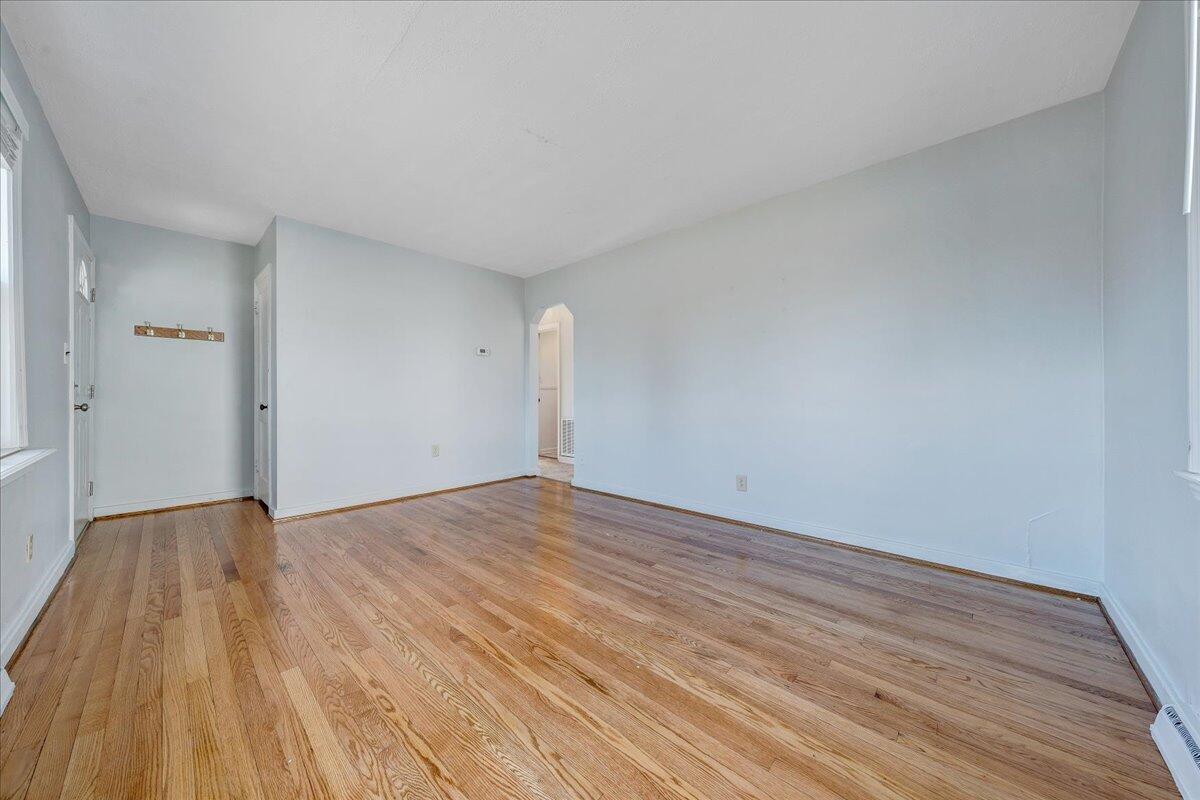 2412 Churchill Dr, Roanoke, Virginia image 4