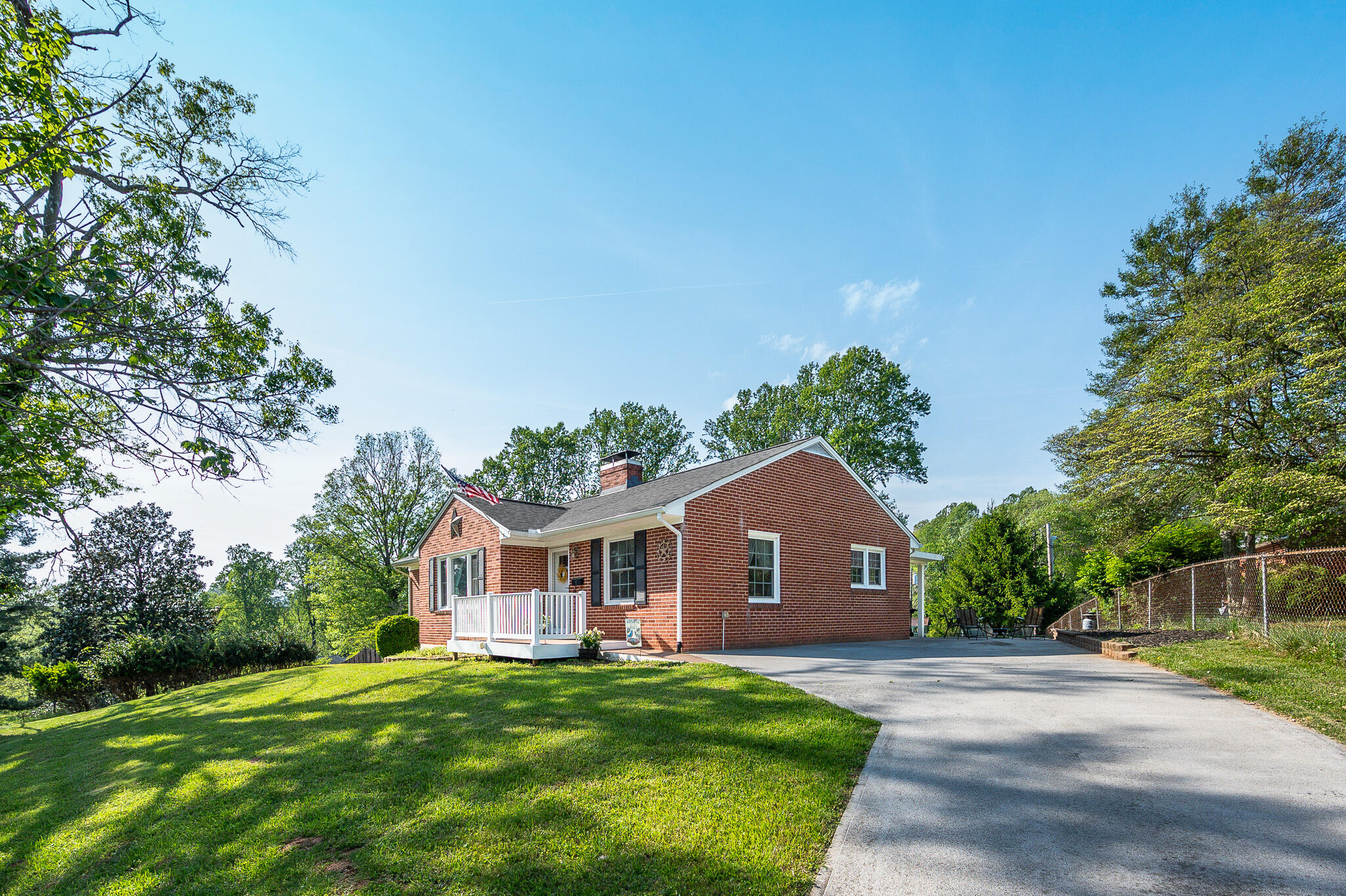 1235 Ashland Cir, Bedford, Virginia image 2