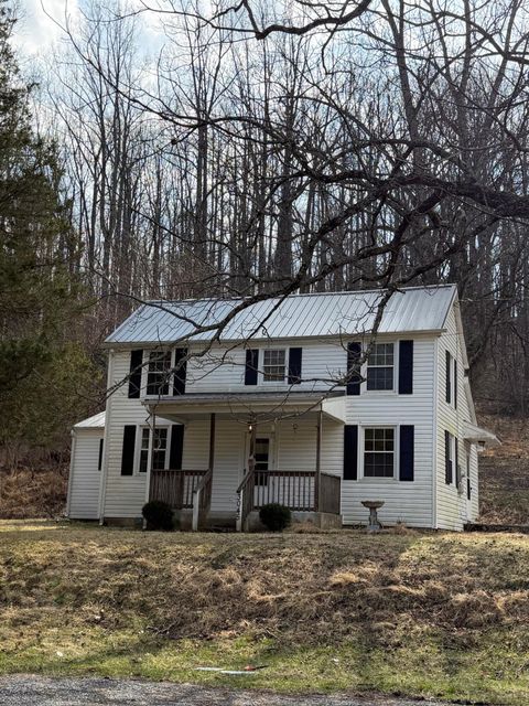 Homes For Sale - 3045 Mountain Pass Rd<br/> Troutville, VA 24175
