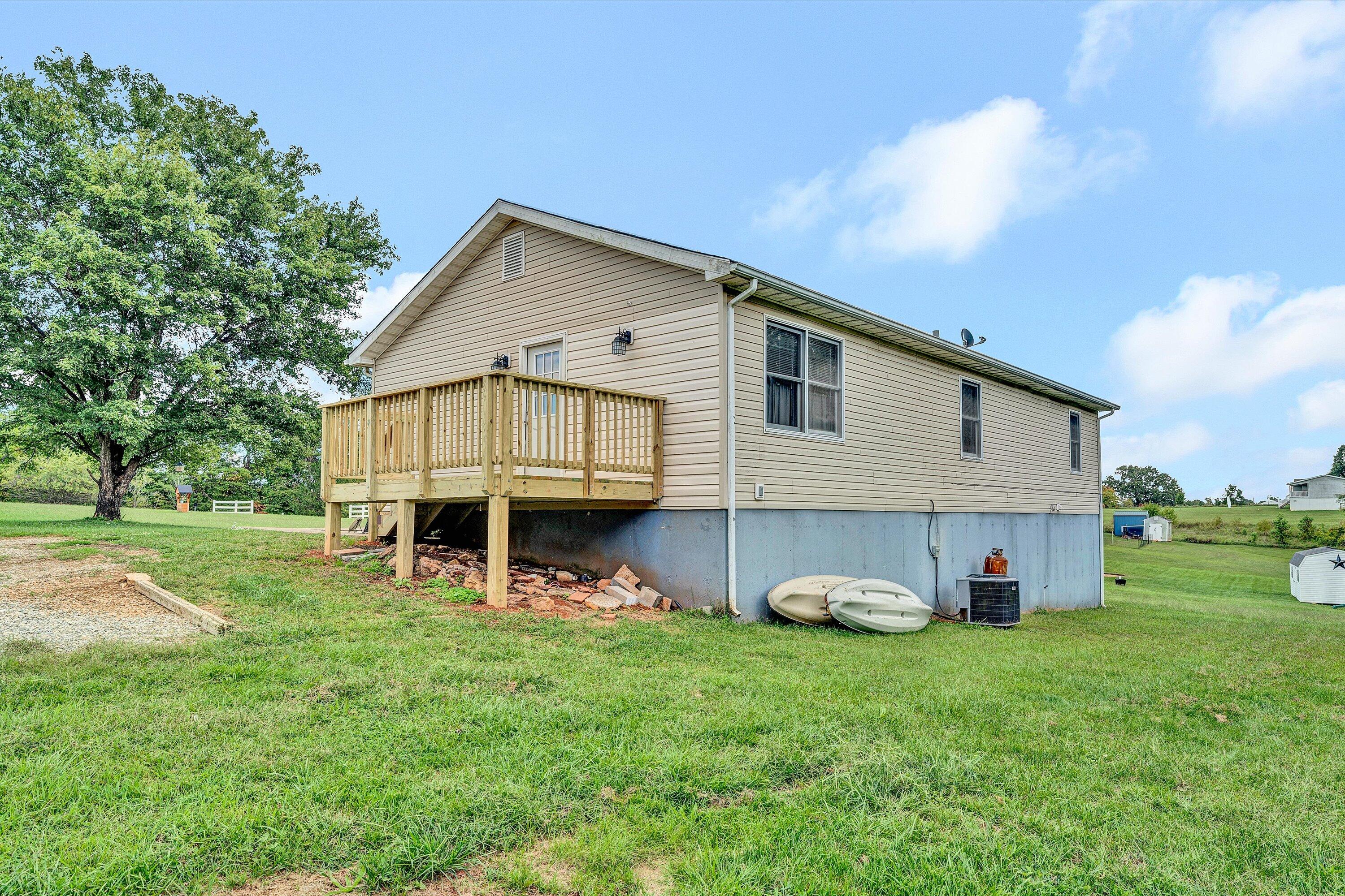 2023 Lipscomb Rd, Moneta, Virginia image 38