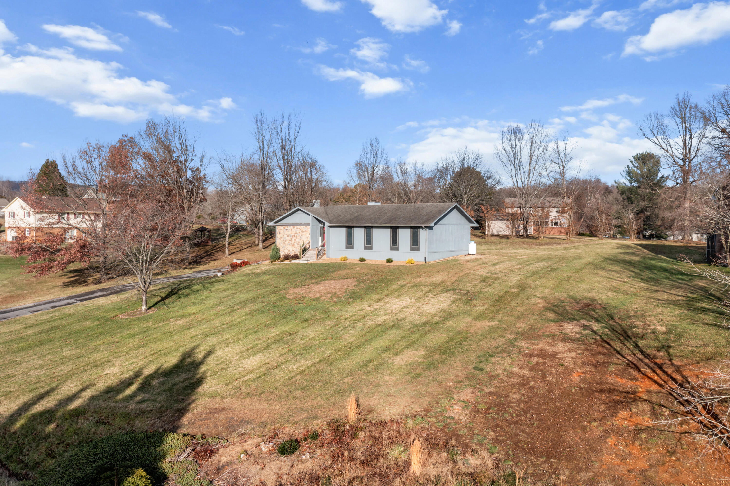 446 Rollingwood Ct, Troutville, Virginia image 1