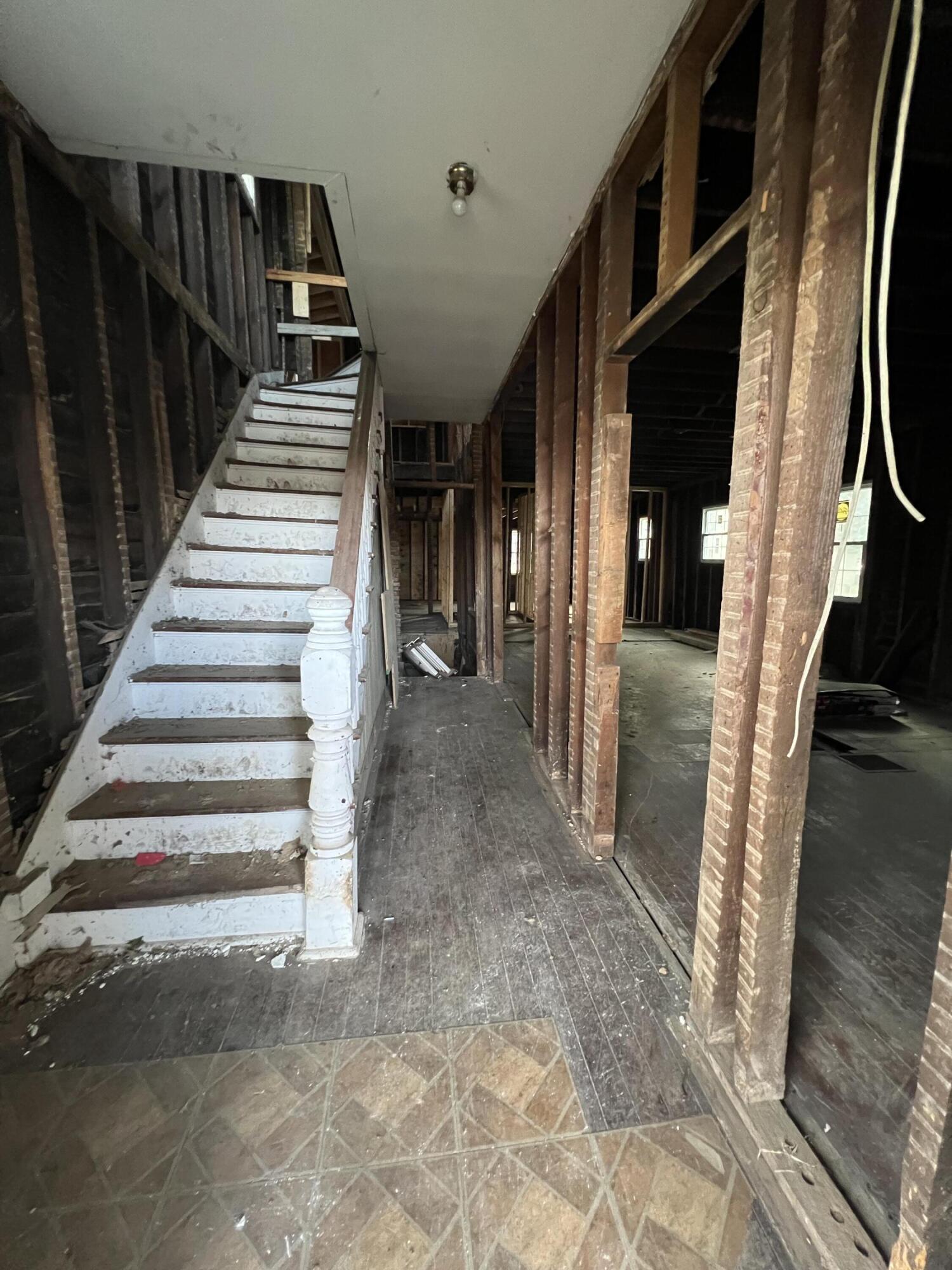 Roanoke, Virginia 24016, United States, 4 Bedrooms Bedrooms, ,3 BathroomsBathrooms,Residential,Pending,38031