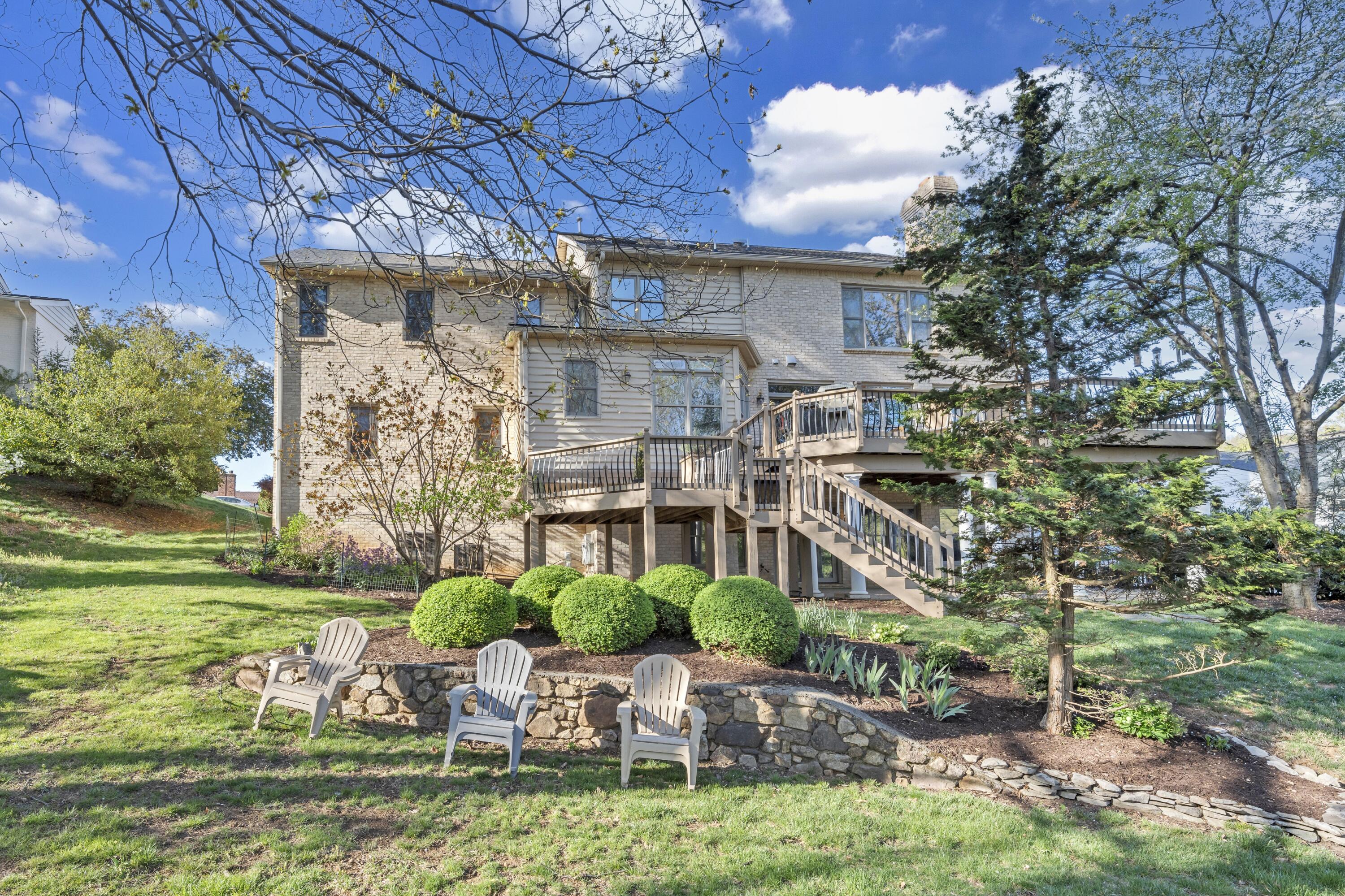 3649 Peakwood Dr, Roanoke, Virginia image 3