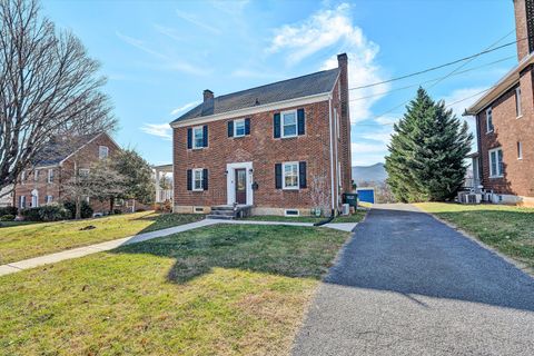 Homes For Sale - 938 Roanoke Blvd<br/> Salem, VA 24153