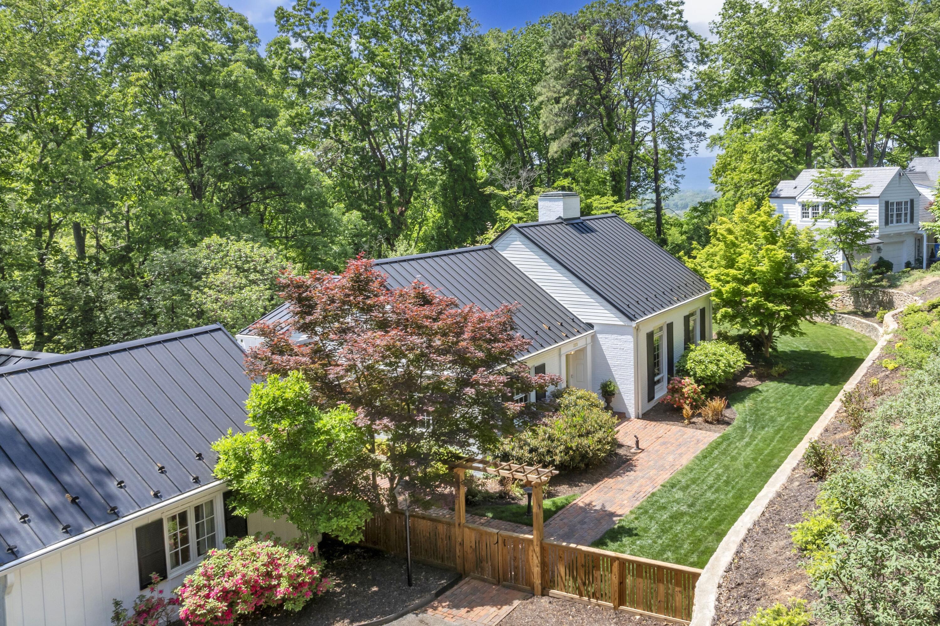 3169 West Ridge Rd, Roanoke, Virginia image 4