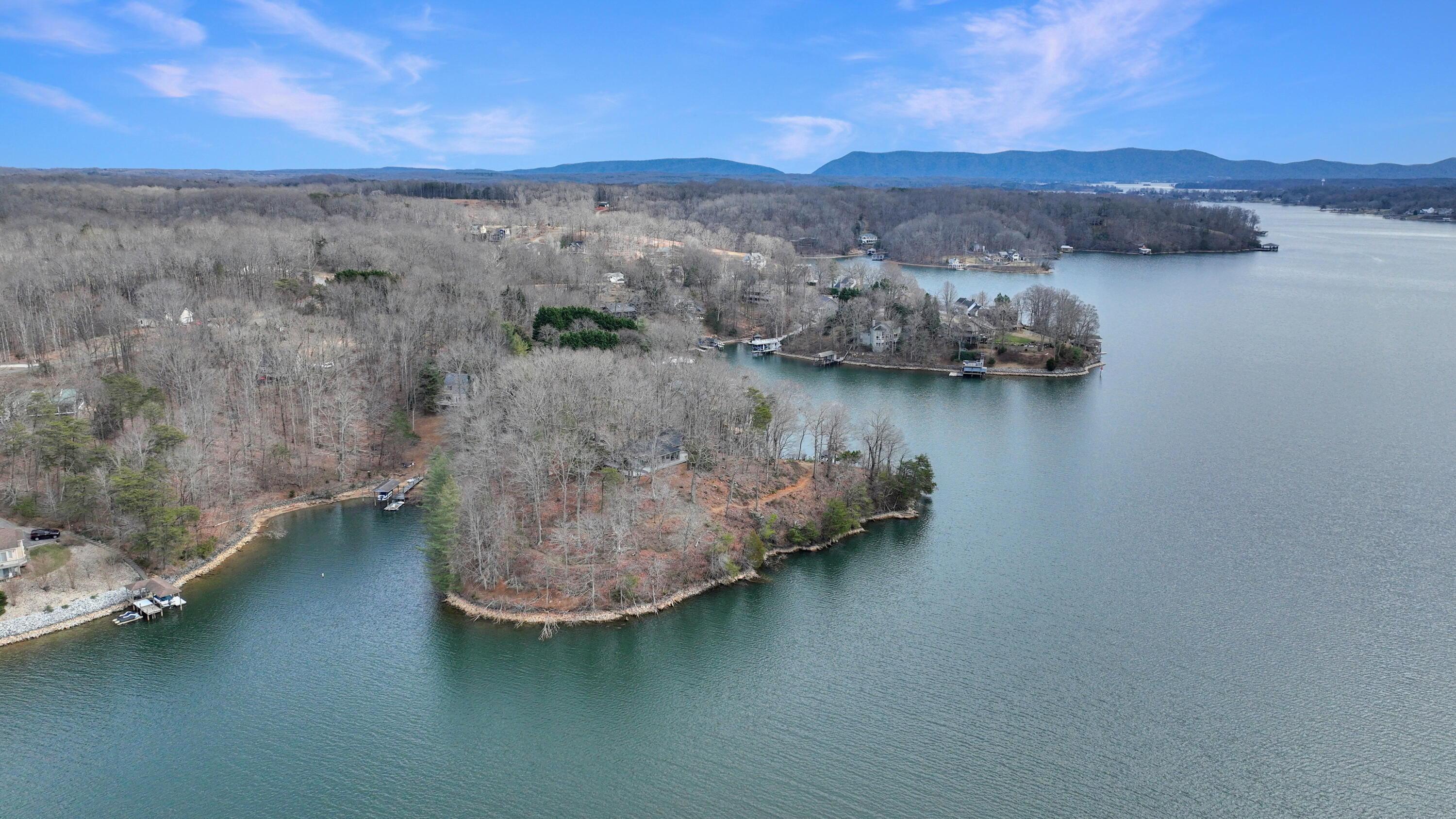 Moneta, Virginia, 24121, United States, 3 Bedrooms Bedrooms, ,3 BathroomsBathrooms,Residential,Active,2017517