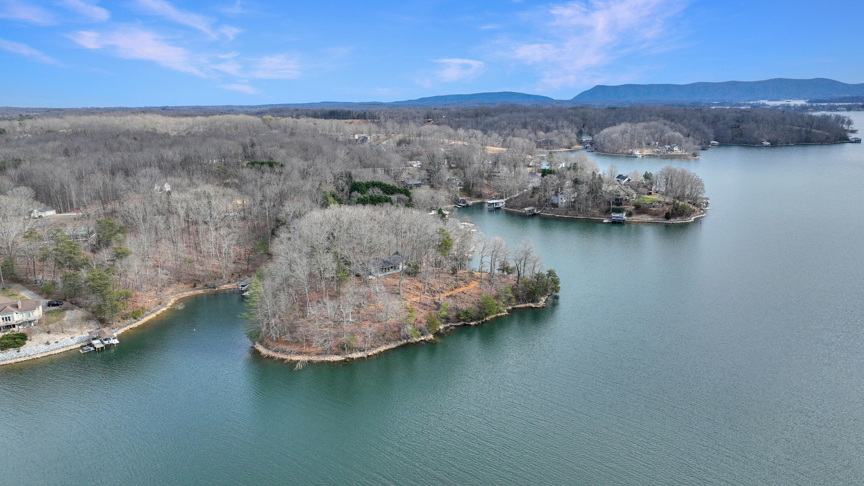 Moneta, Virginia, 24121, United States, 3 Bedrooms Bedrooms, ,3 BathroomsBathrooms,Residential,Active,2017517