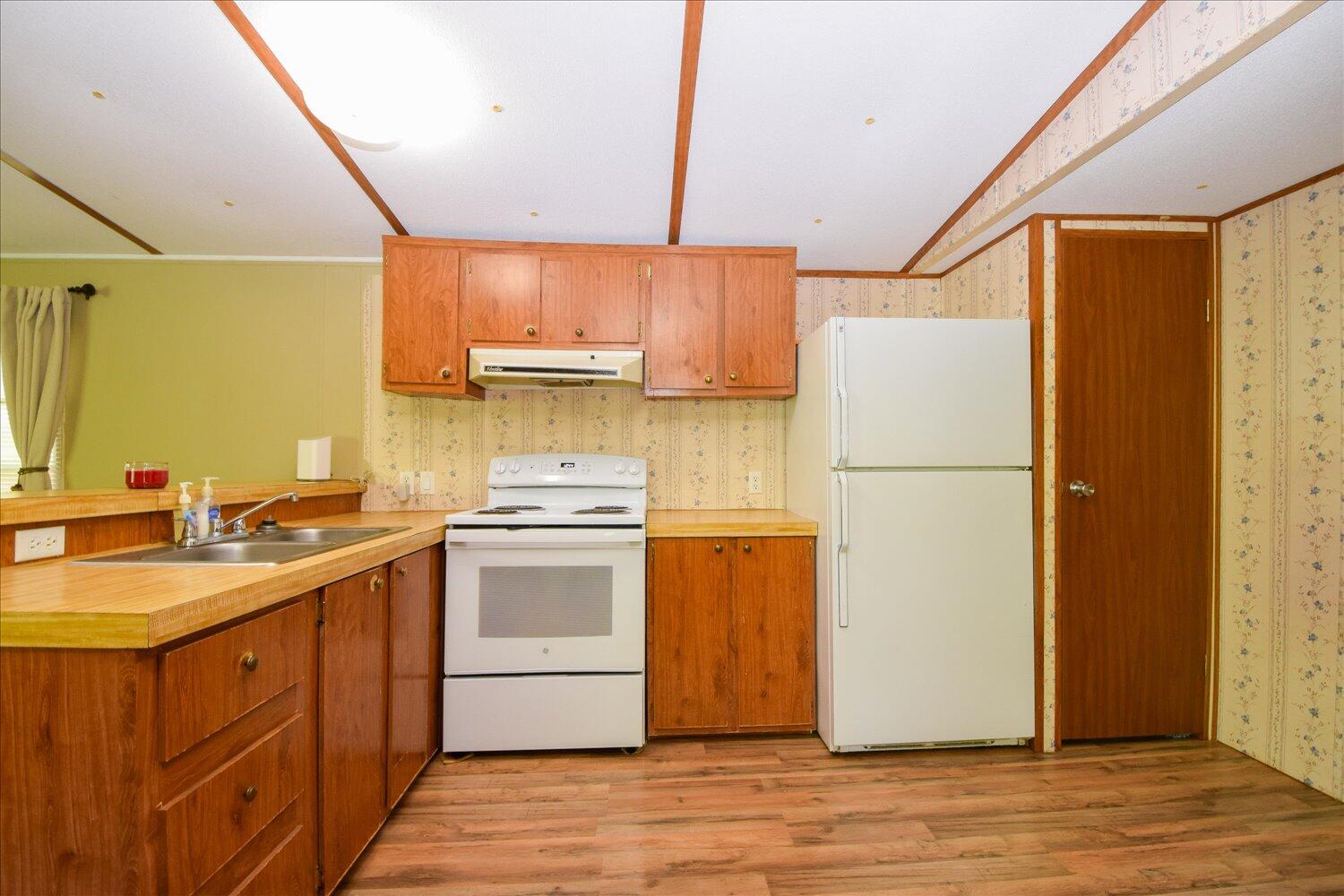 116 Tosh Ln, Goodview, Virginia image 7