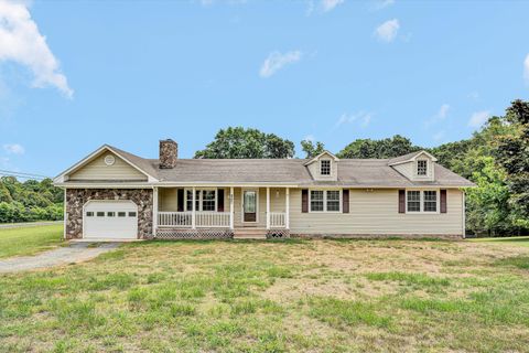 Homes For Sale - 1030 Windhurst Dr<br/> Hardy, VA 24101