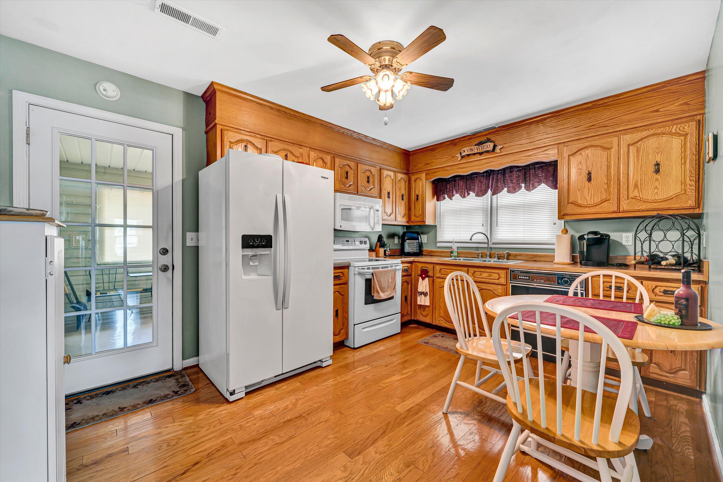 1308 Parkdale Manor Dr, Salem, Virginia image 6