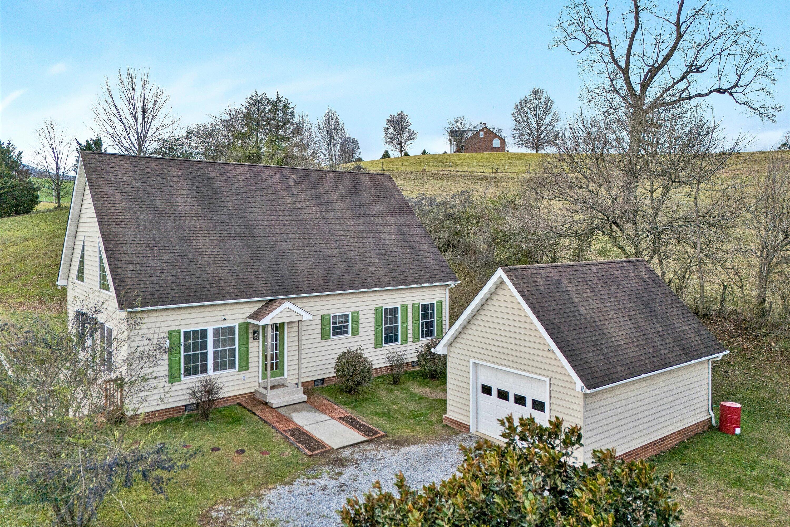 145 Magnolia Springs Rd, Troutville, Virginia image 1