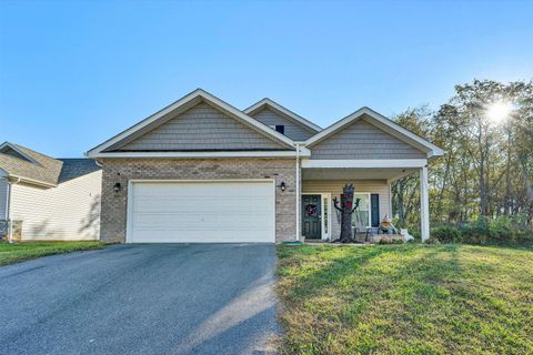 Photo of 2029 Heys LN, Vinton, VA 24179 (MLS # 921104) Photo of 2029 Heys LN, Vinton, VA 24179 (MLS # 921104)