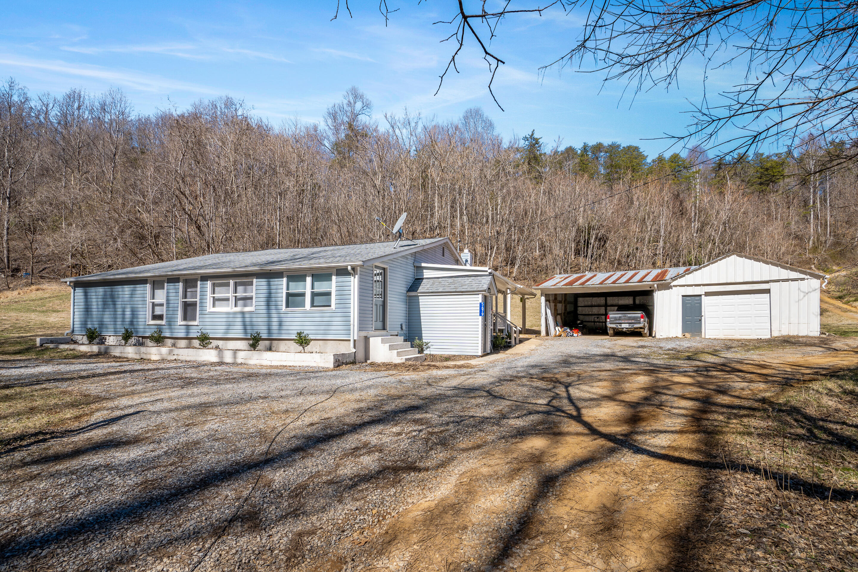 5679 Berry Patch Ln, Elliston, Virginia image 1