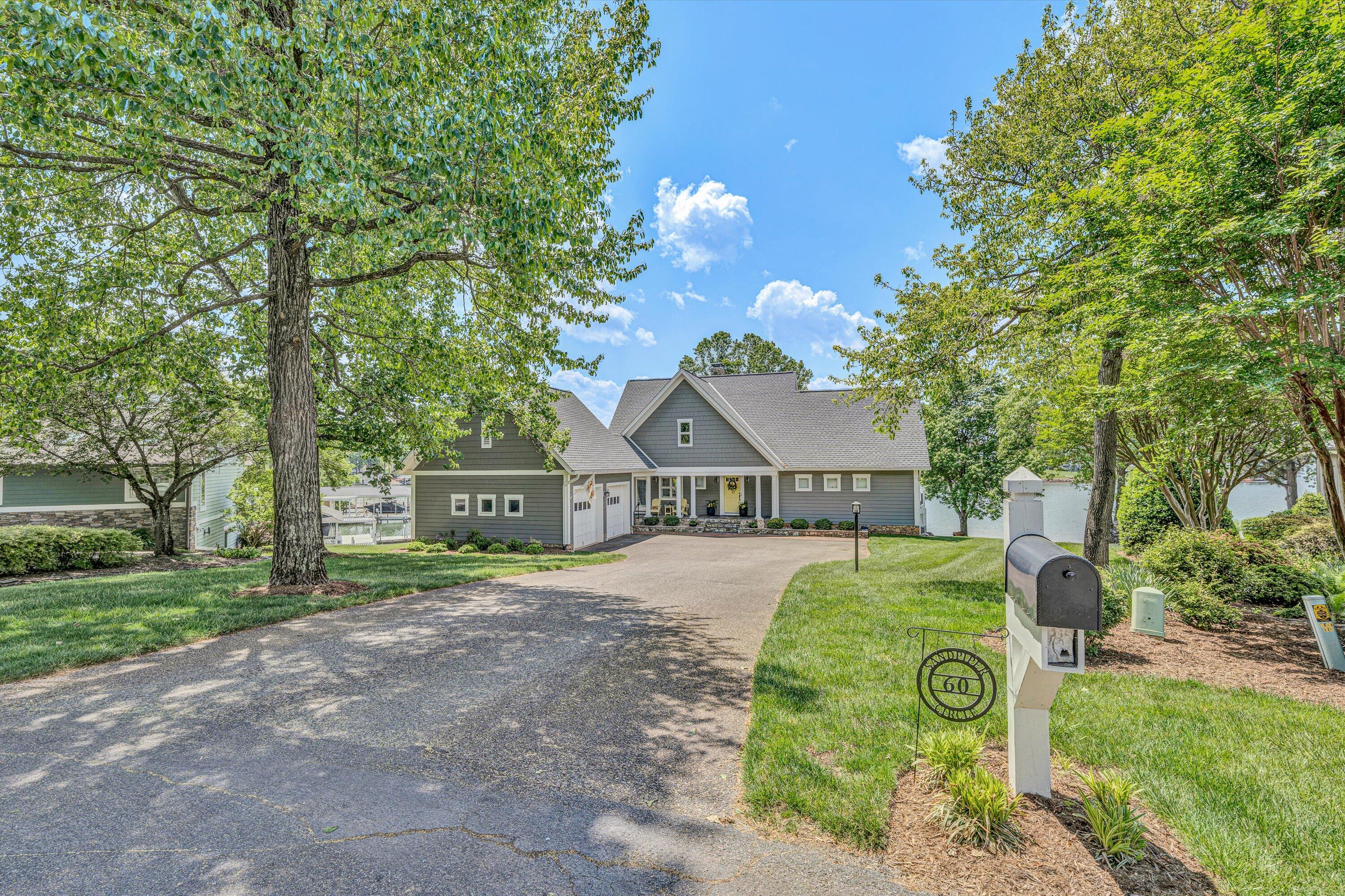 Penhook, Virginia 24137, United States, 3 Bedrooms Bedrooms, ,4 BathroomsBathrooms,Residential,Pending,118949