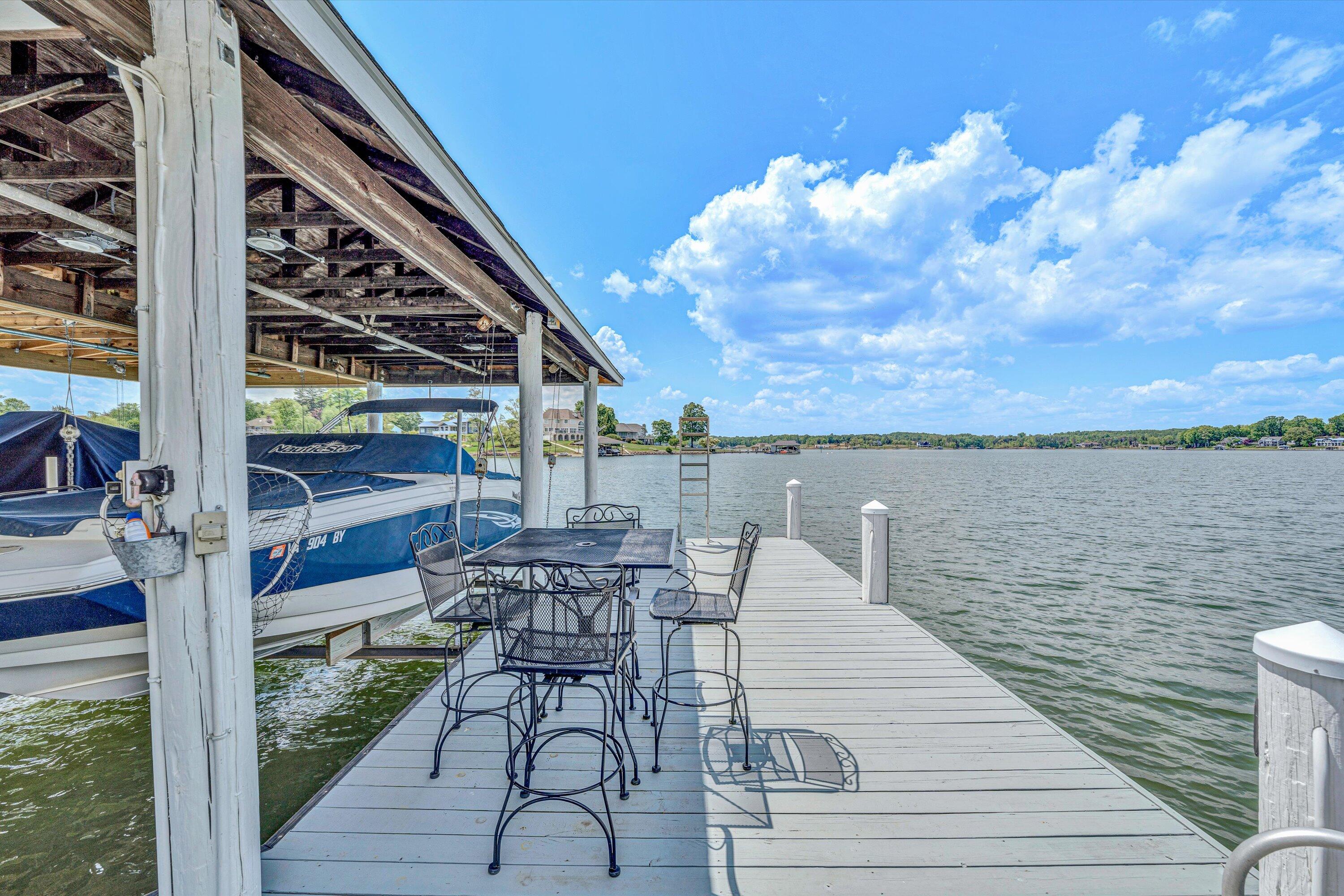 Penhook, Virginia 24137, United States, 3 Bedrooms Bedrooms, ,4 BathroomsBathrooms,Residential,Pending,118949