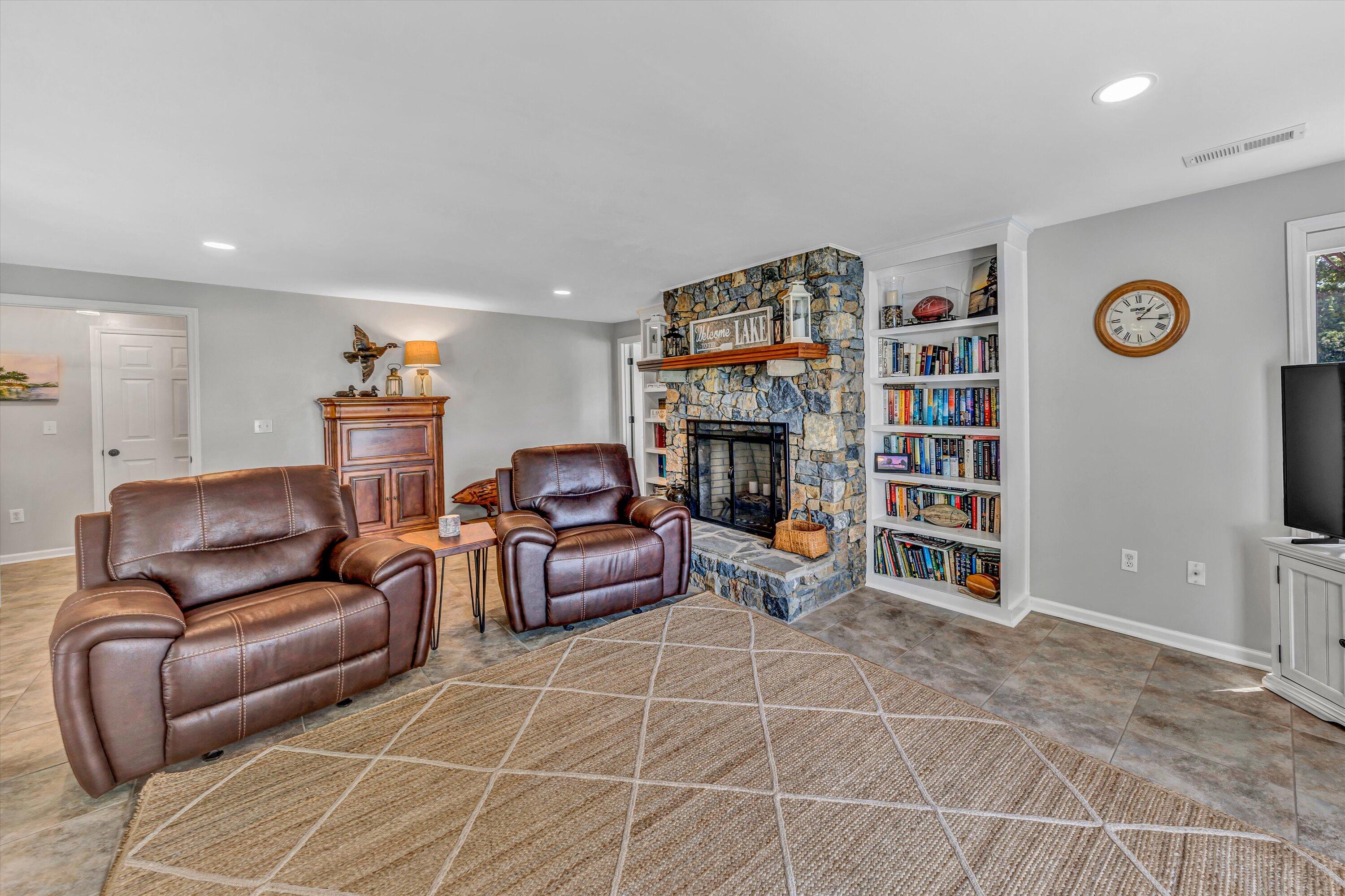 60 Sandpiper Cir, Penhook, Virginia image 38