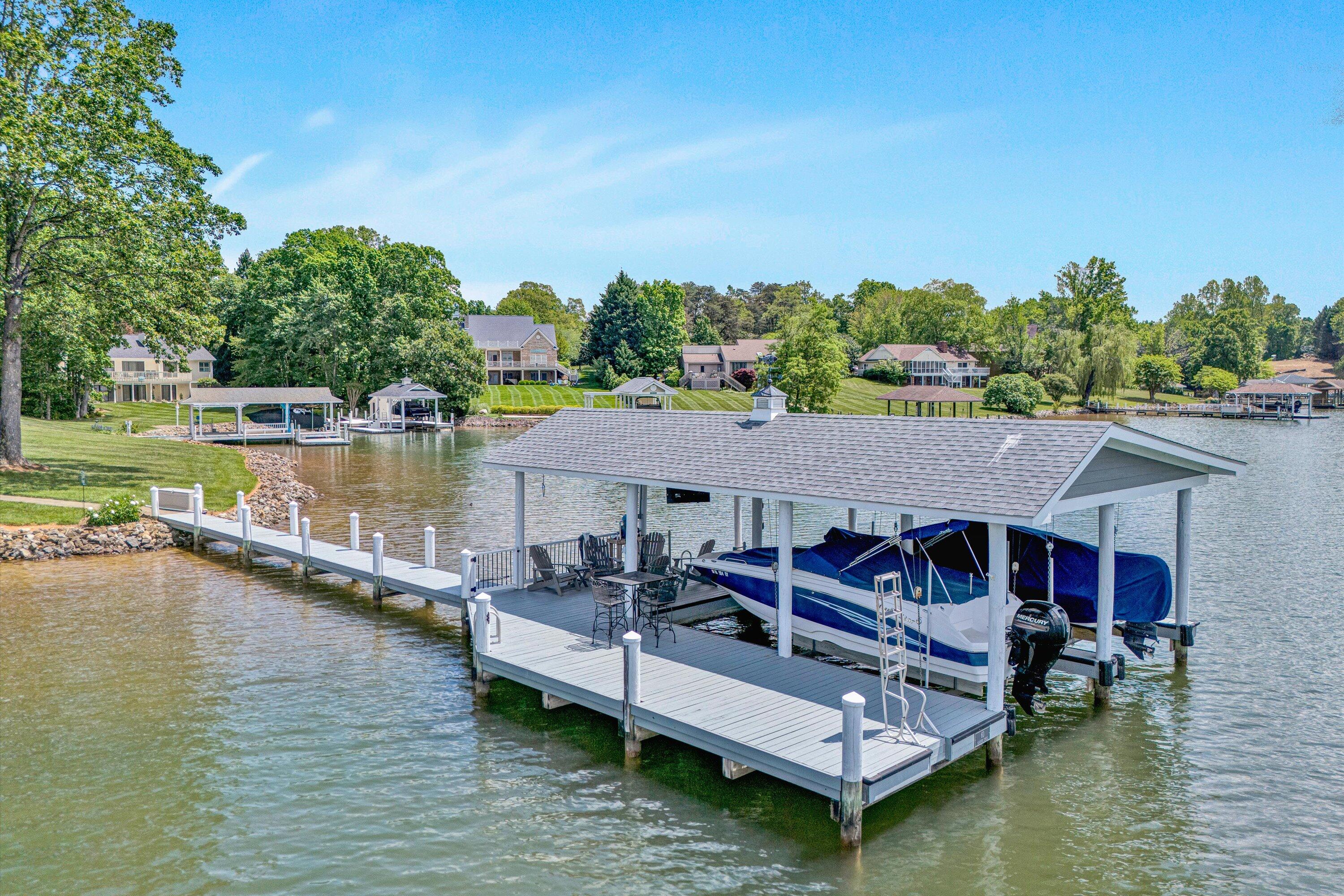 Penhook, Virginia 24137, United States, 3 Bedrooms Bedrooms, ,4 BathroomsBathrooms,Residential,Pending,118949