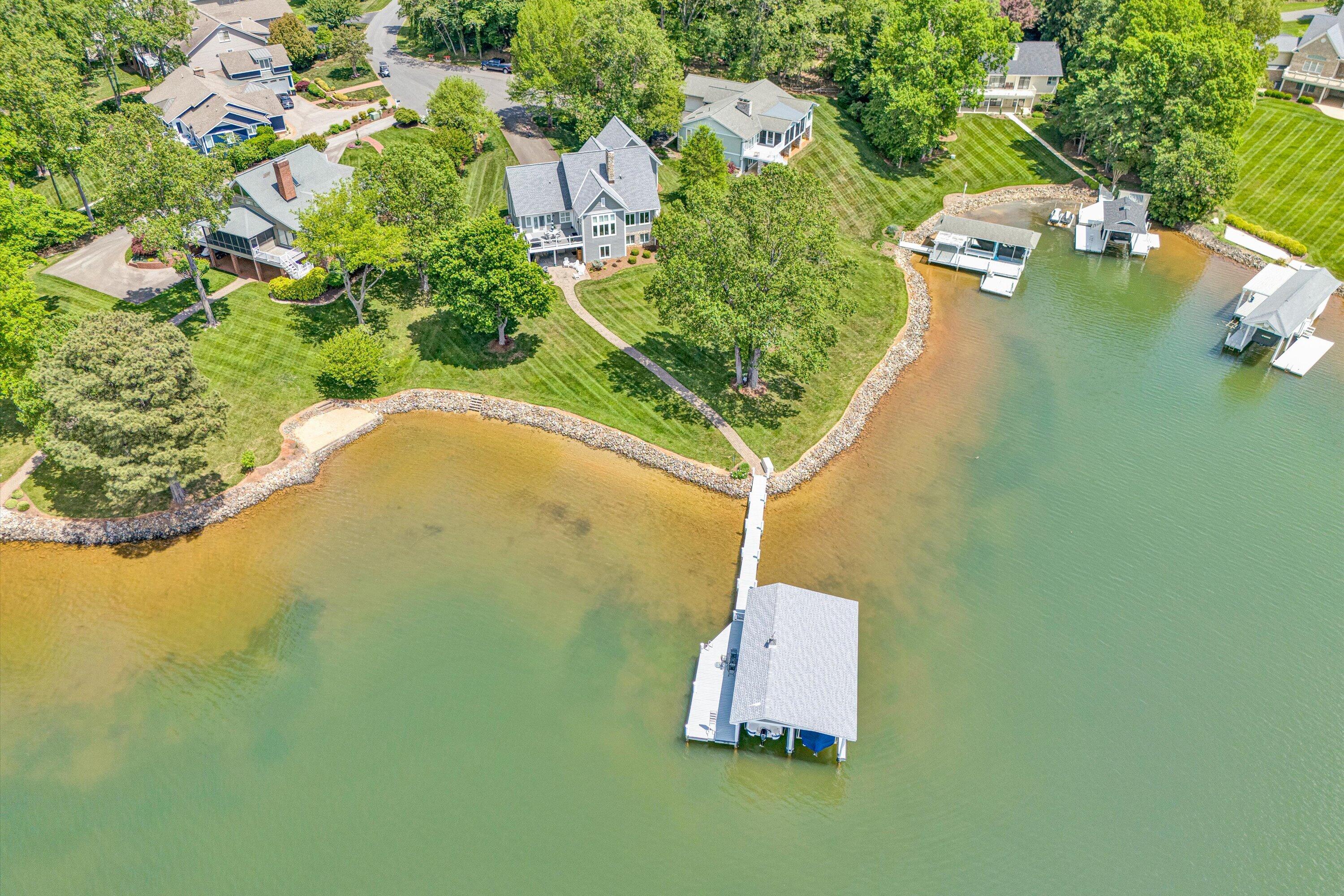 Penhook, Virginia 24137, United States, 3 Bedrooms Bedrooms, ,4 BathroomsBathrooms,Residential,Pending,118949