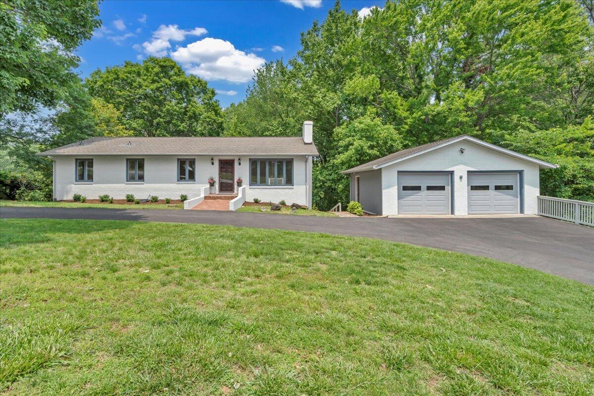6170 Steeplechase Dr, Roanoke, Ohio image 2