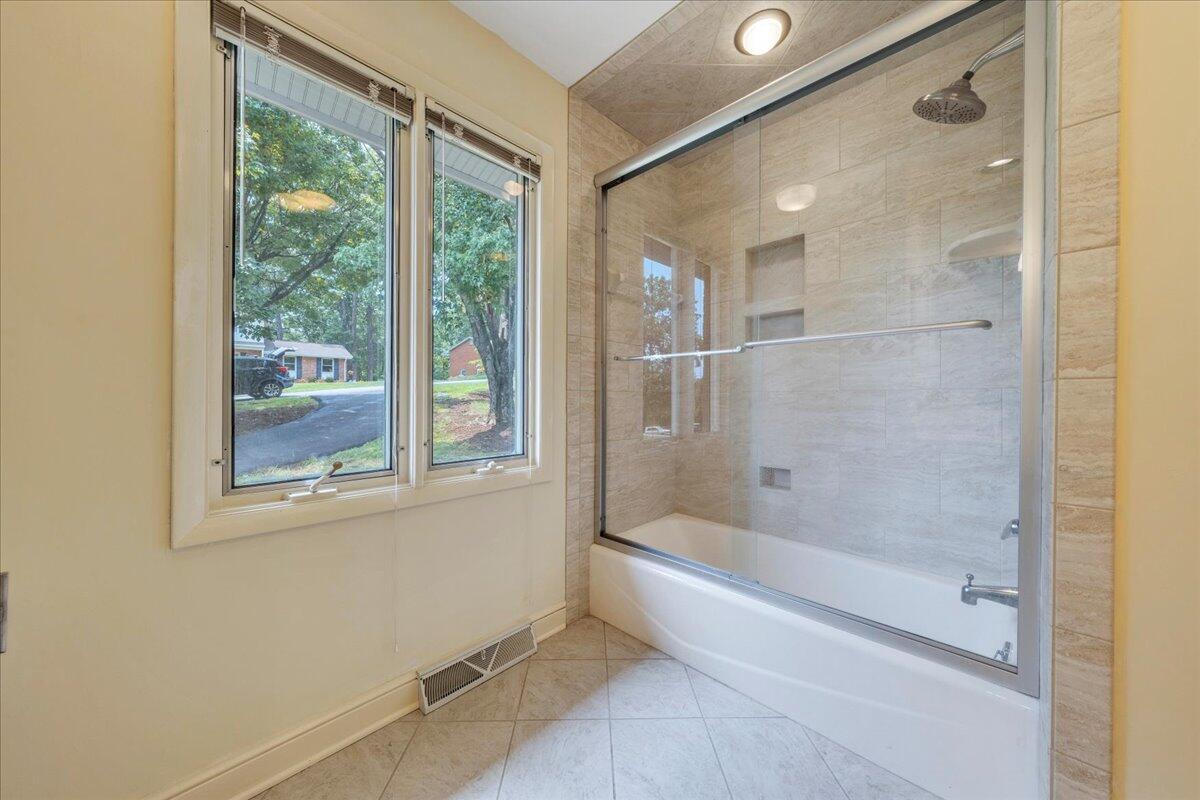 6170 Steeplechase Dr, Roanoke, Ohio image 20