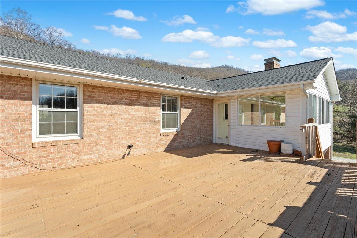 4339 Denbeigh Cir, Vinton, Virginia image 42