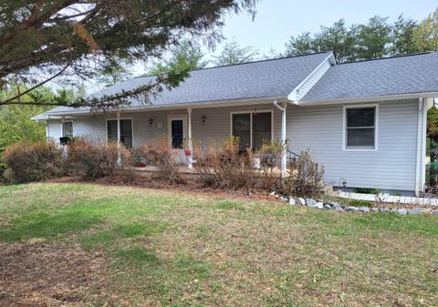 Photo of 214 Oakridge DR, Thaxton, VA 24174 (MLS # 925946)