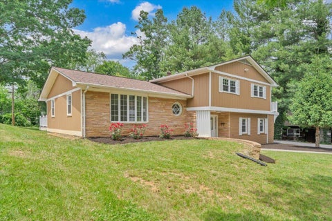 Homes For Sale - 345 Turpin Walk Walk<br/> Christiansburg, VA 24073