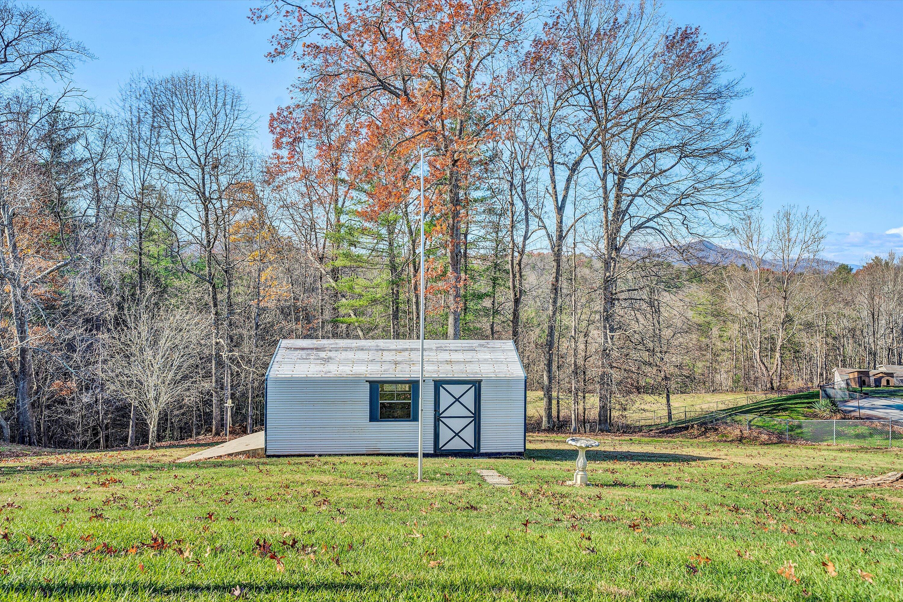 6683 Crowel Gap Rd, Roanoke, Virginia image 36