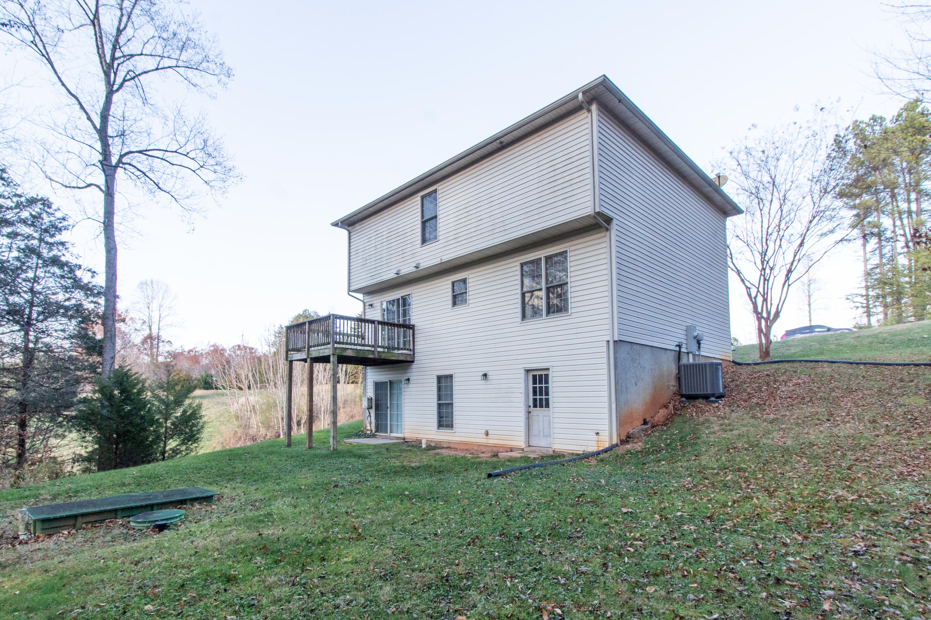 110 Old Farmhouse Dr, Moneta, Virginia image 2